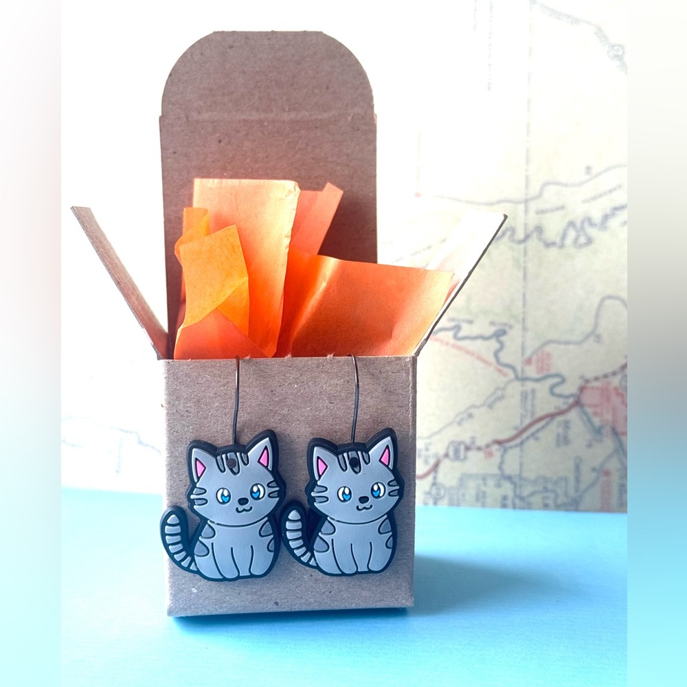 😻 Gray Striped Cat Earrings - Multiple styles - New in original gift box 😻
